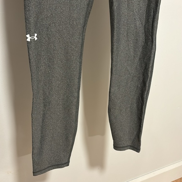 Under Armour high rise ankle legging. - Picture 3 of 7